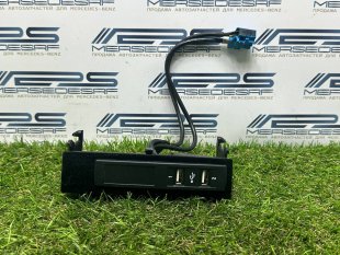 Разъем USB Mercedes W222 Maybach Maybach S-класс A2228200915