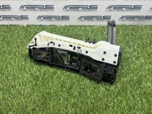 Кронштейн ручки двери передний правый Mercedes W222 Maybach S-класс A0997602200