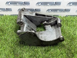 Кронштейн генератора Mercedes W140 S-класс A1201550735