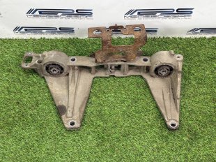 Кронштейн редуктора задний Mercedes W447 Vito V-класс A4473503400
