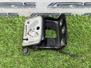 Петля крышки багажника правая Mercedes W447 Vito V-класс A4477401137