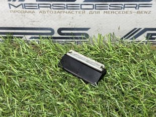 Клипса накладки крышки Mercedes W221 S-Class S-класс A0009912470
