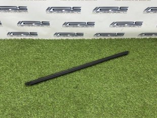Молдинг стекла передней правой двери Mercedes W447 Vito V-класс A4477200424