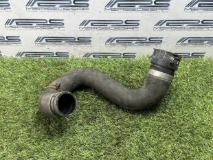 Патрубок системы охлаждения Mercedes W447 Vito V-класс A4475013182