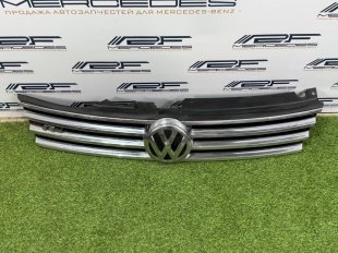 Решетка радиатора дефект Volkswagen Touareg II рестайлинг Touareg 7P6853651J