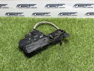 Кронштейн ручки передний правый Mercedes W221 S-Class S-класс A2217600634