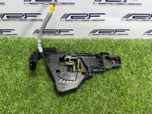 Кронштейн ручки двери задний левый Mercedes W251 R-Class R-класс A2517300535