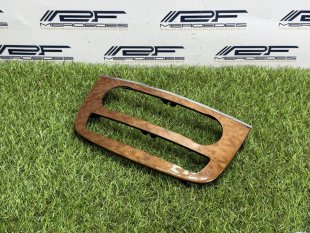 Накладка центральной консоли Mercedes W251 R-Class R-класс A2516800339