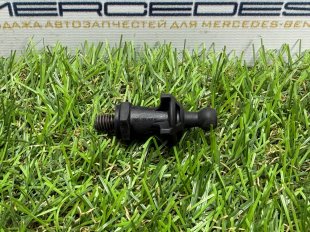 Крепление блока управления двигателем m272 Mercedes W251 R-Class R-класс A0009930960