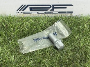 Болт колеса Mercedes R-Class R-класс A0009904907